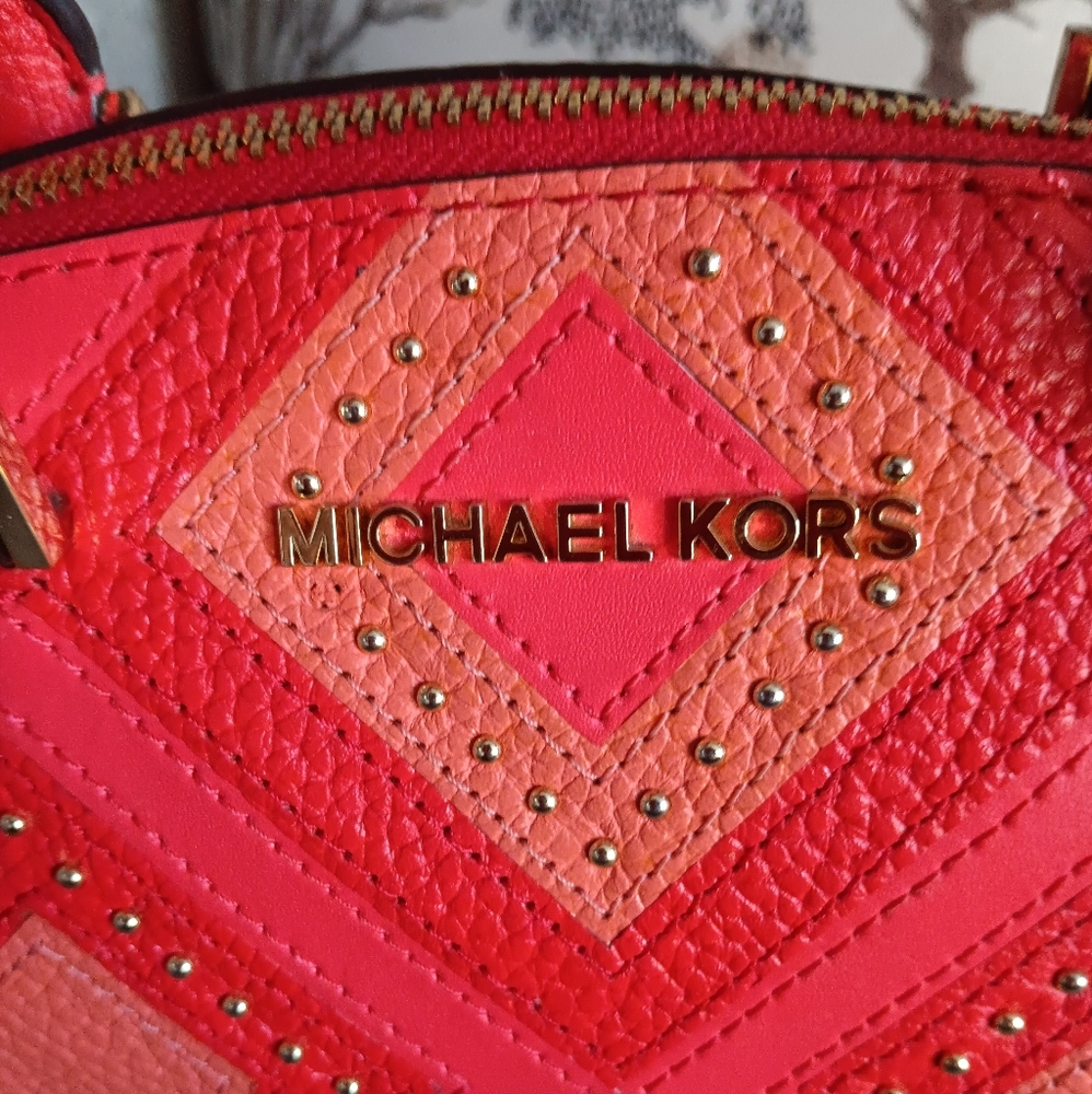 EUC Michael Kors Riley SATCHEL - Picture 11 of 15